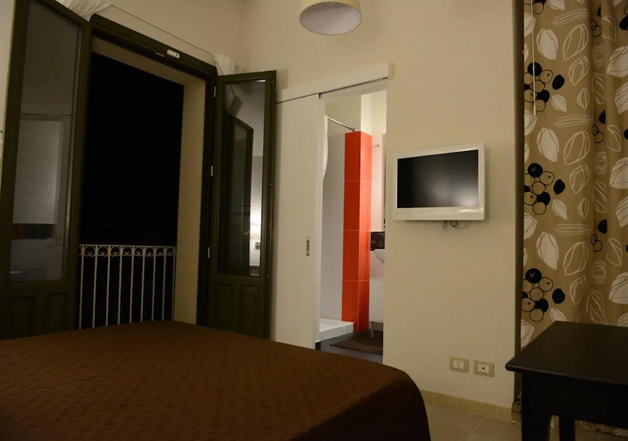 Tenuta Don Paolino Avola 3*,