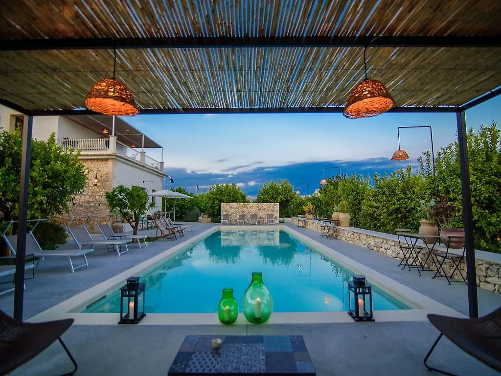 Tenuta Don Paolino Avola 3*,  Italy